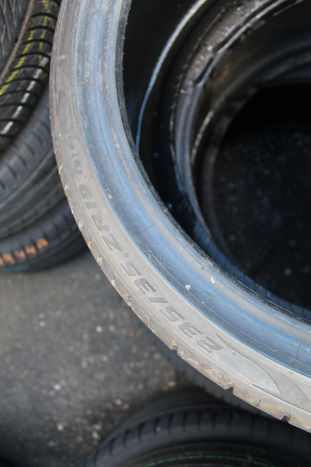 235 35 19 Pirelli, P Zero, MO1, 91Y, x2 A Pair 6.0mm (F1_tyres) FO L3283