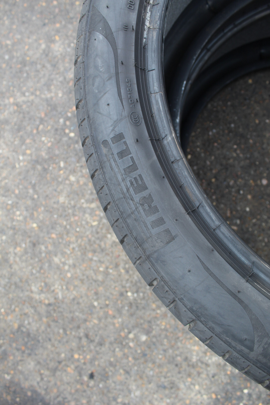 325 35 22 Pirelli, P Zero, MOS, PNCS, 110Y, x2 A Pair 5.5mm (F1_tyres) L2518