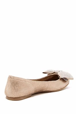 Brand new bcbgeneration linny Suede bow flat - Size 6