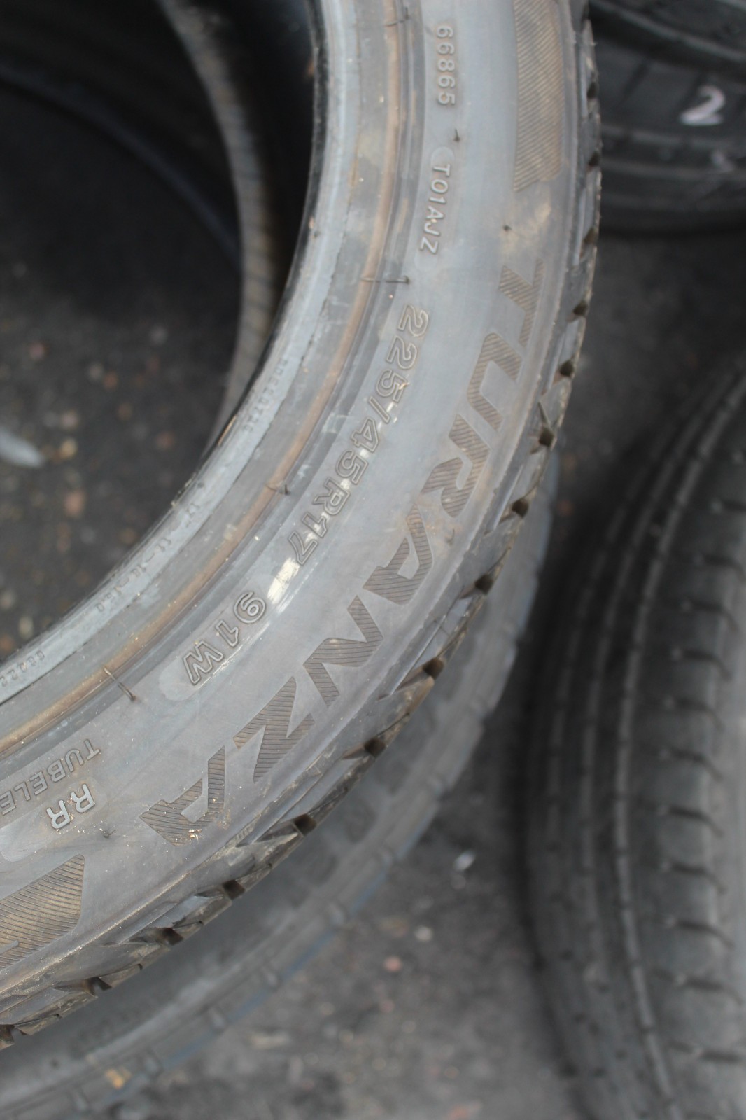 New 225 45 17 Bridgestone, Turanza T001, 91W, x1 Single Tyre (F1_tyres) L3675