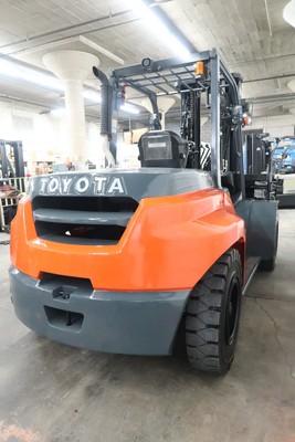 2015 Toyota Forklift, 8FD70U, 15,500# Pneumatic, DIESEL, Triple, S/S & F/P, Nice