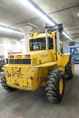 Sellick S-80, 8,000# Rough Terrain Forklift, 4x4 Drive, Triple, Sideshift, CAB