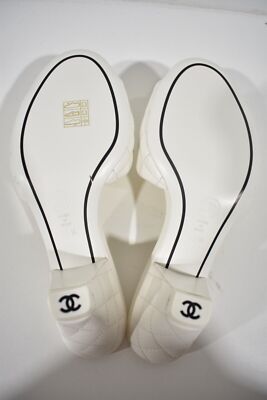 Pre-owned Chanel Rev White Lambskin Quilted Cc Gold Logo Cone Heel Mule Slide Sandal 37.5