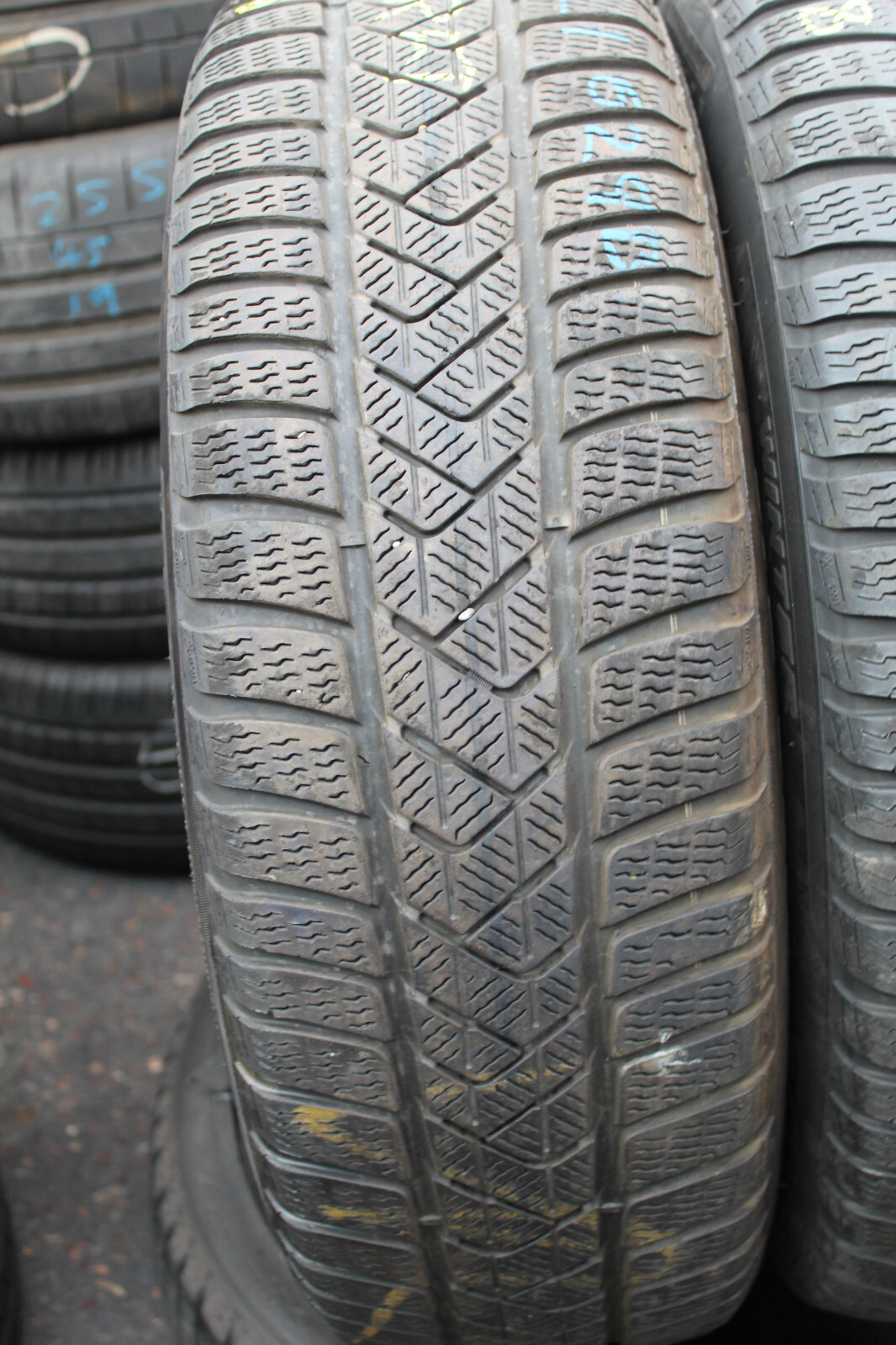 225 60 18 Pirelli, RunFlat, Winter, XL, 104H, x2 A Pair 5.5mm (F1_tyres) L1629