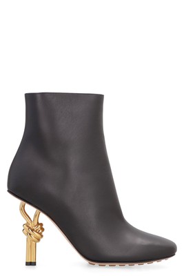 Pre-owned Bottega Veneta Knot Leather Ankle Boots In Black