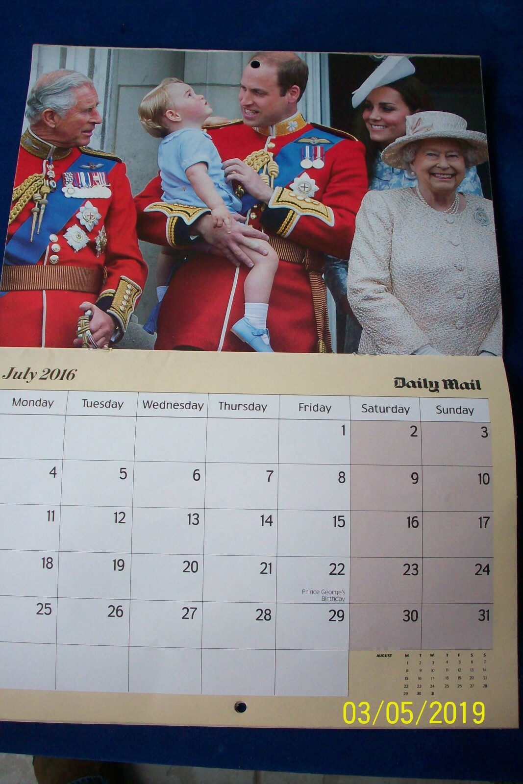 2016 DAILY MAIL KATE'S CUTIES CALENDAR