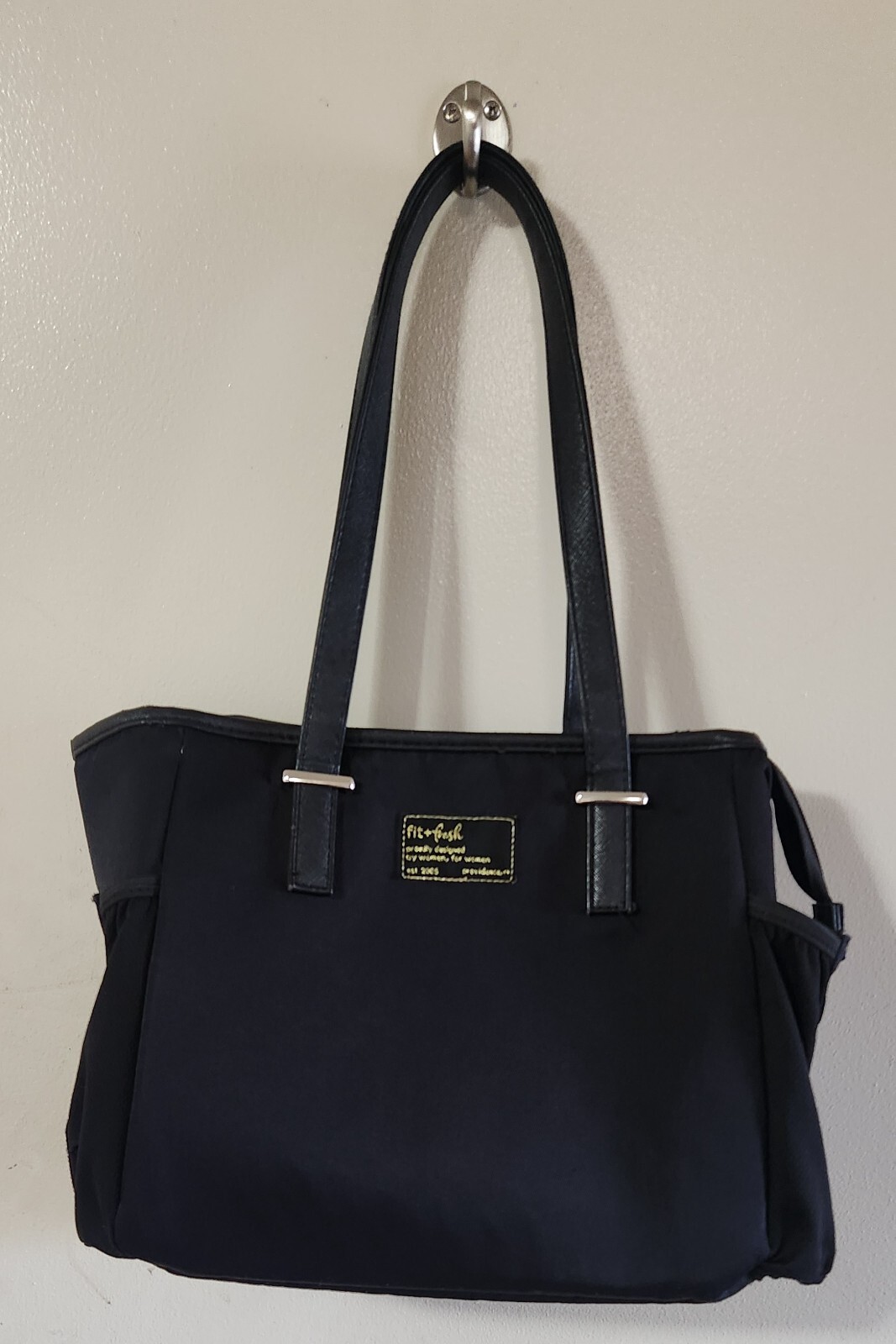 . Zipper Enclosure  Black. Spotless!