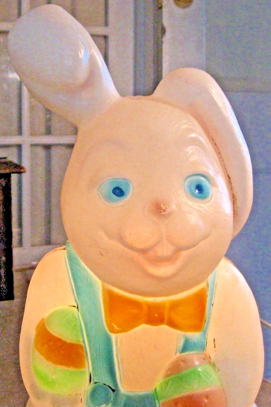 VINTAGE EASTER BUNNY RABBIT BLOW MOLD LIGHT HOLIDAY YARD DECOR 2 EASTER EGGS