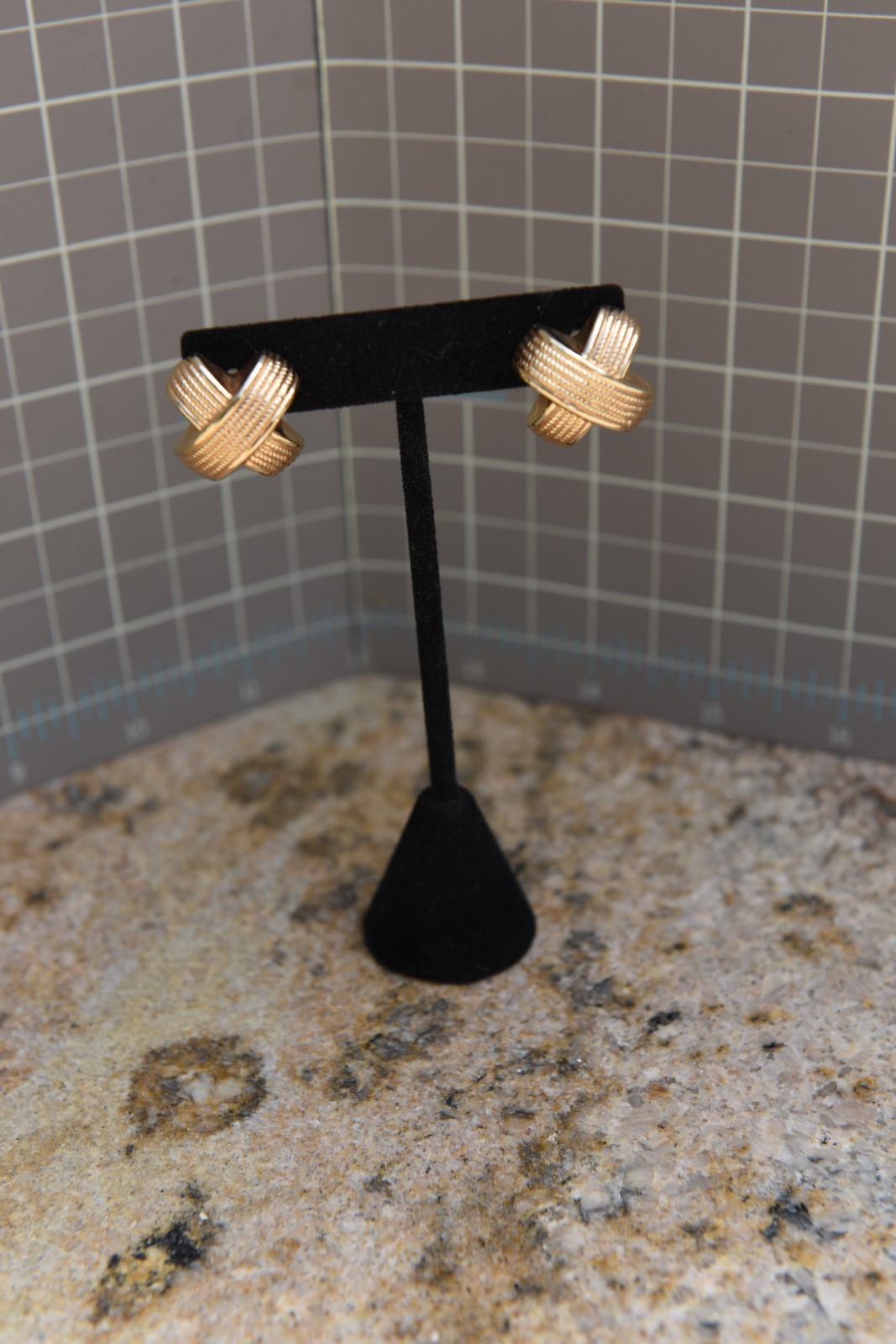 14k Yellow Gold Criss-Cross Earrings Omega Back 7.3 Grams 20mm