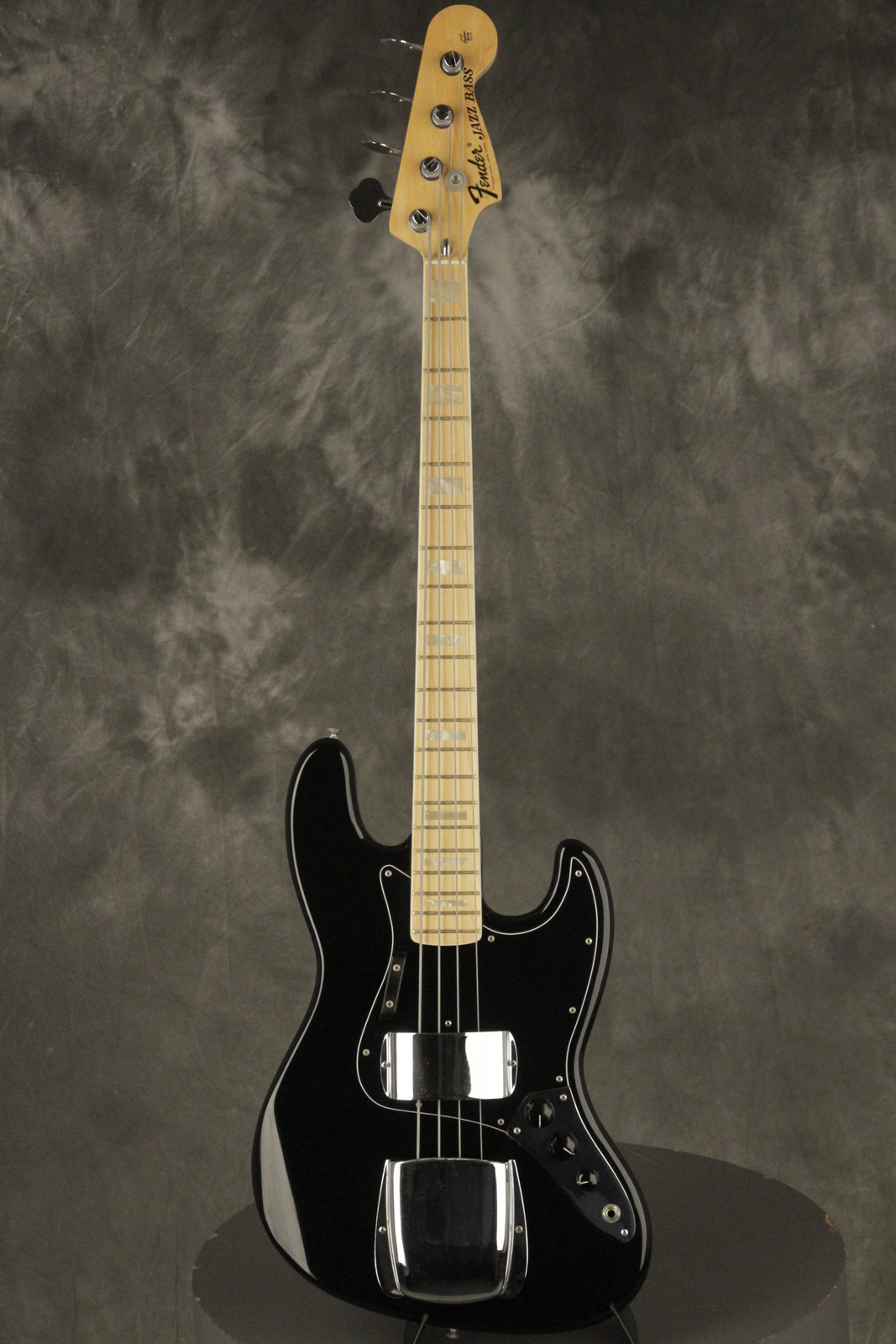 original 1976 Fender JAZZ BASS Black NEAR MINT!!! w/HANG TAGS!!!