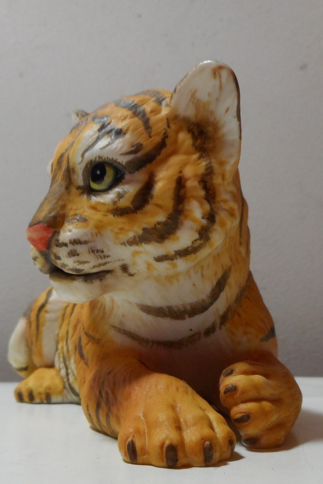 Vintage 1981 River Shore RJ Brown Kalina Tiger Cub figurine realistic details