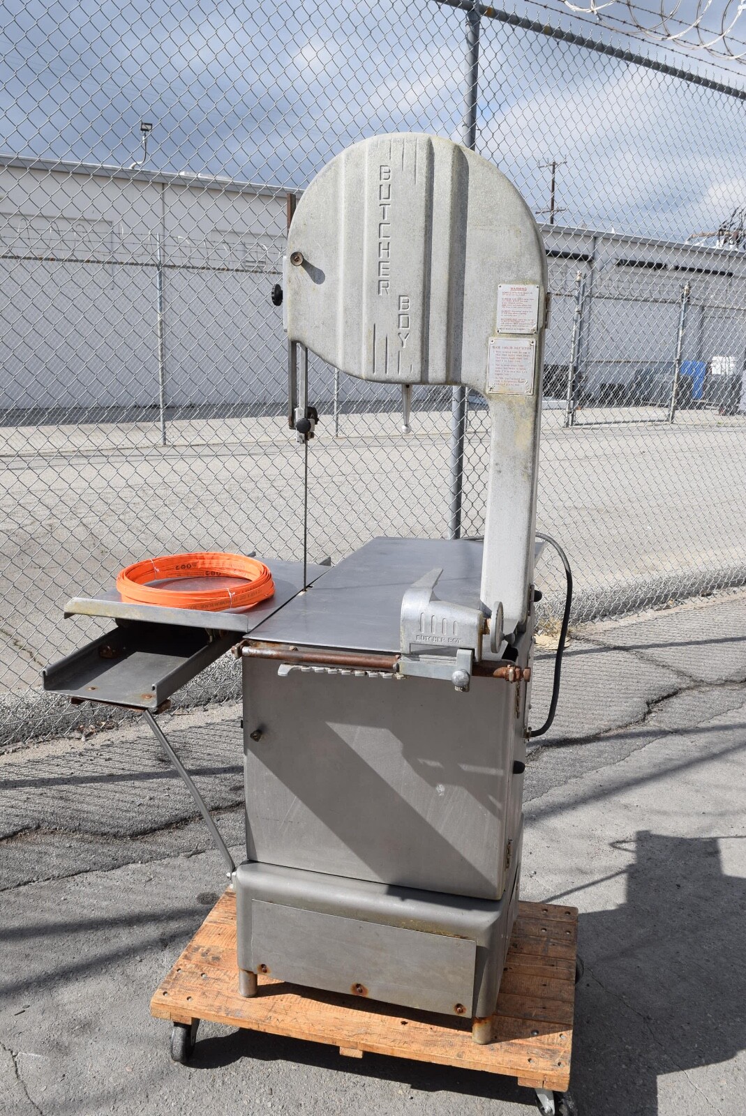 Butcher Butcher  712gVDaN+8L._AC_UF350,