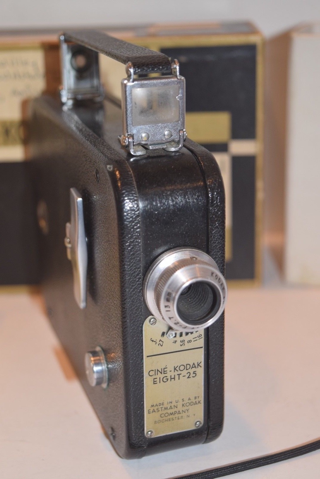 Vintage 1947 Kodak Cine-Kodak Model 25 8mm Movie Camera w/Box