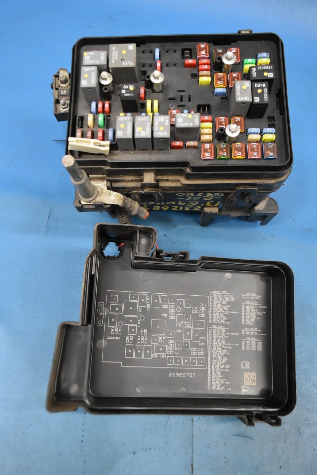 2013-2016 CHEVY EQUINOX 2.4L ENGINE FUSE BOX RELAY MODULE