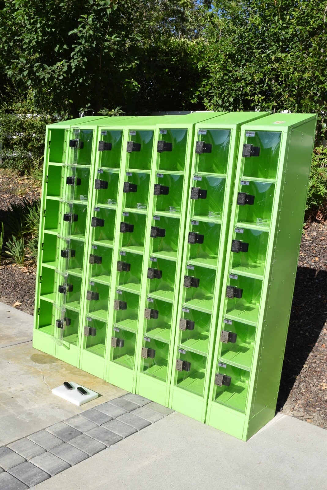 glockerページ Digilock LockUp 6-Tier 42 Door Lockers Clear 84