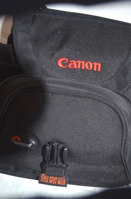 LOWERPRO  CANON - UNIVERSAL PHOTO BAG WITH IMPREGNATE  WATER COVER +STRAPS