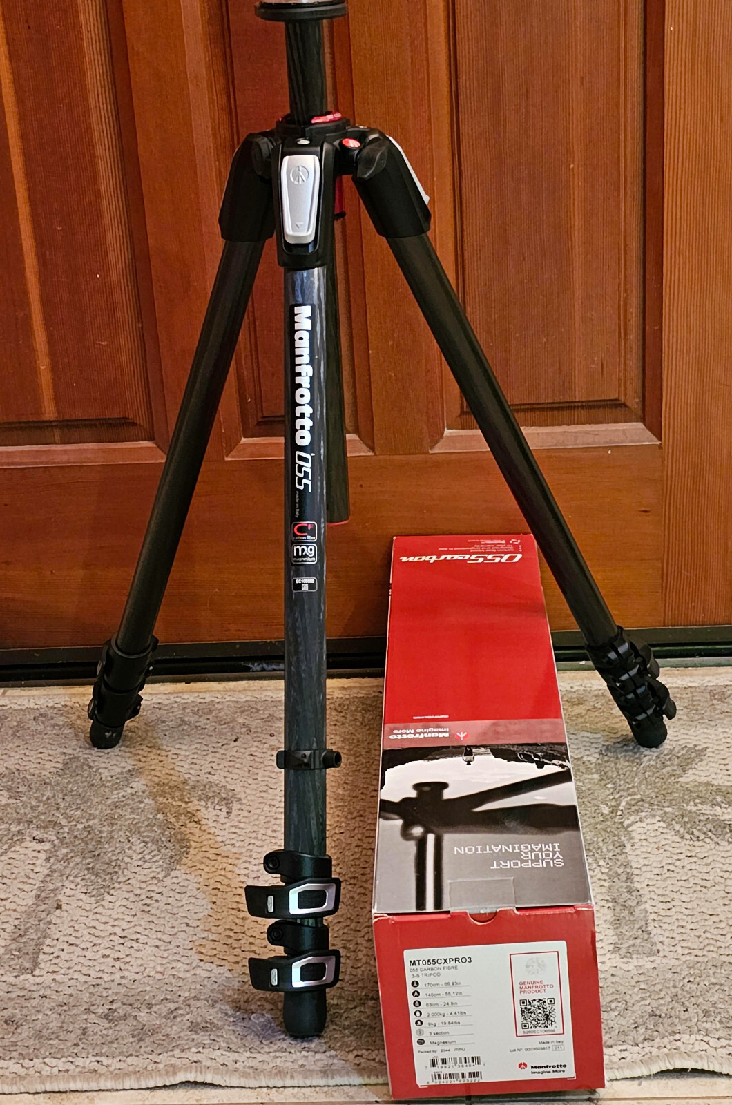Manfrotto MT055CXPRO3 Carbon Fiber Tripod