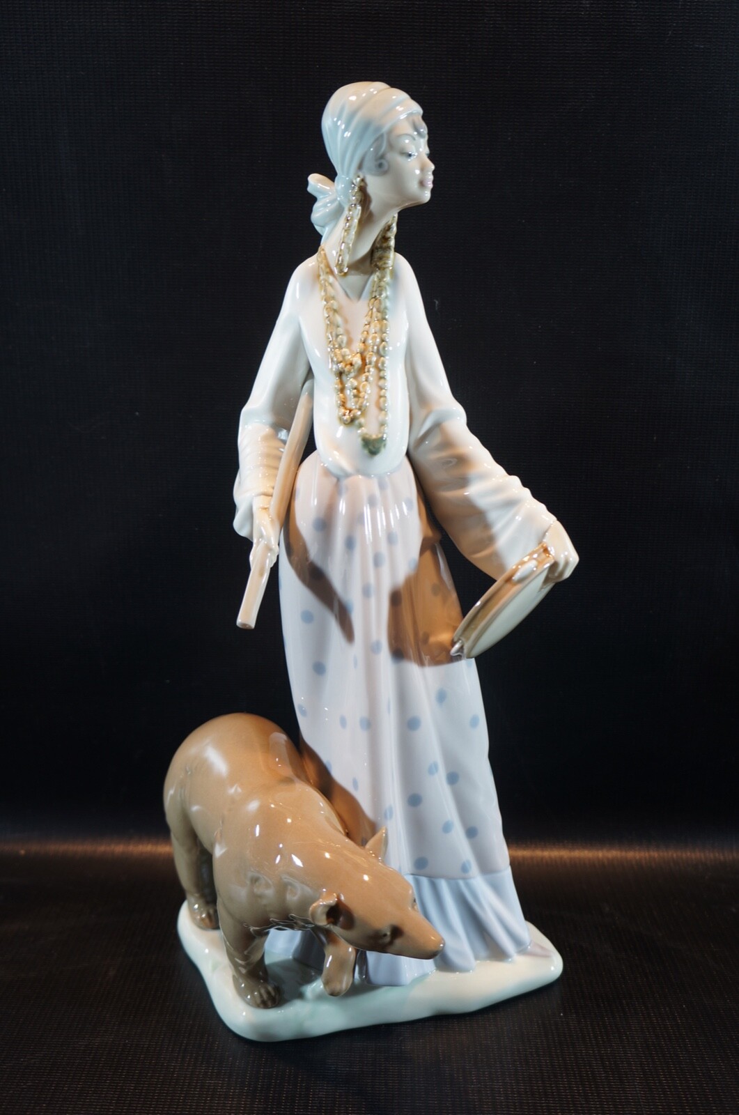 美品　LLADRO Lladro GIPSY WOMAN WITH BEAR #4919 Porcelain Figurine. | eBay