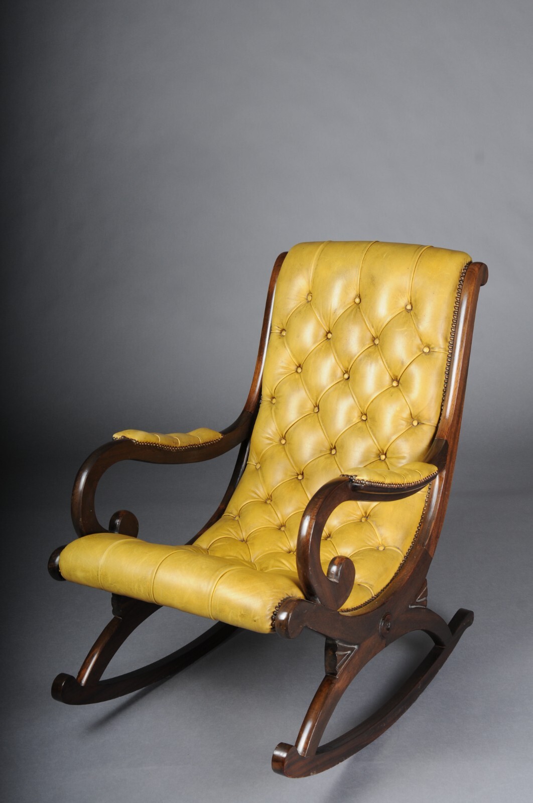 洋書 English Furniture 416_222_silo.jpg