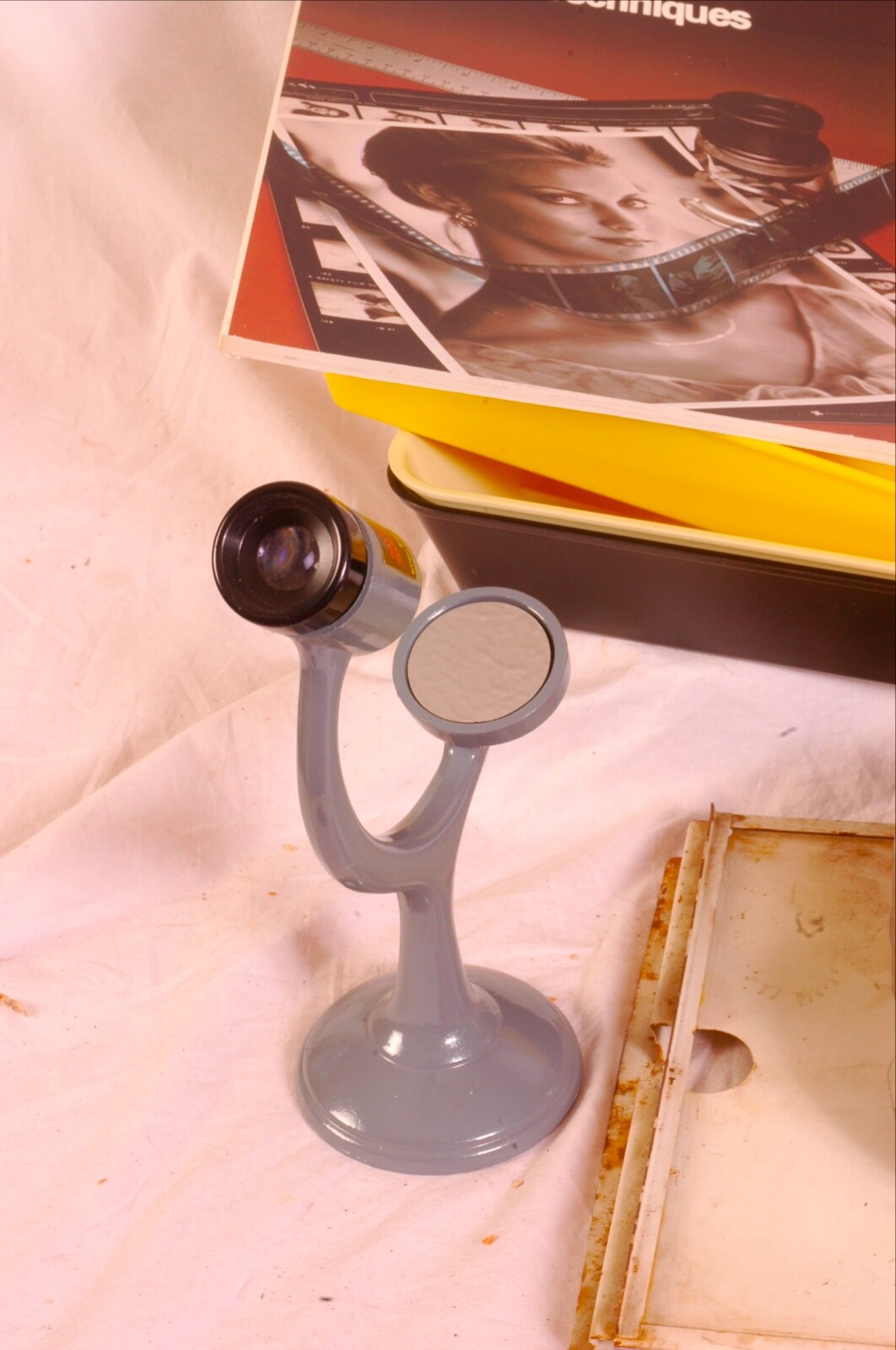 35mm Nikkor film tank, micro sight, 8x10 trays speed ezel & more darkroom lot