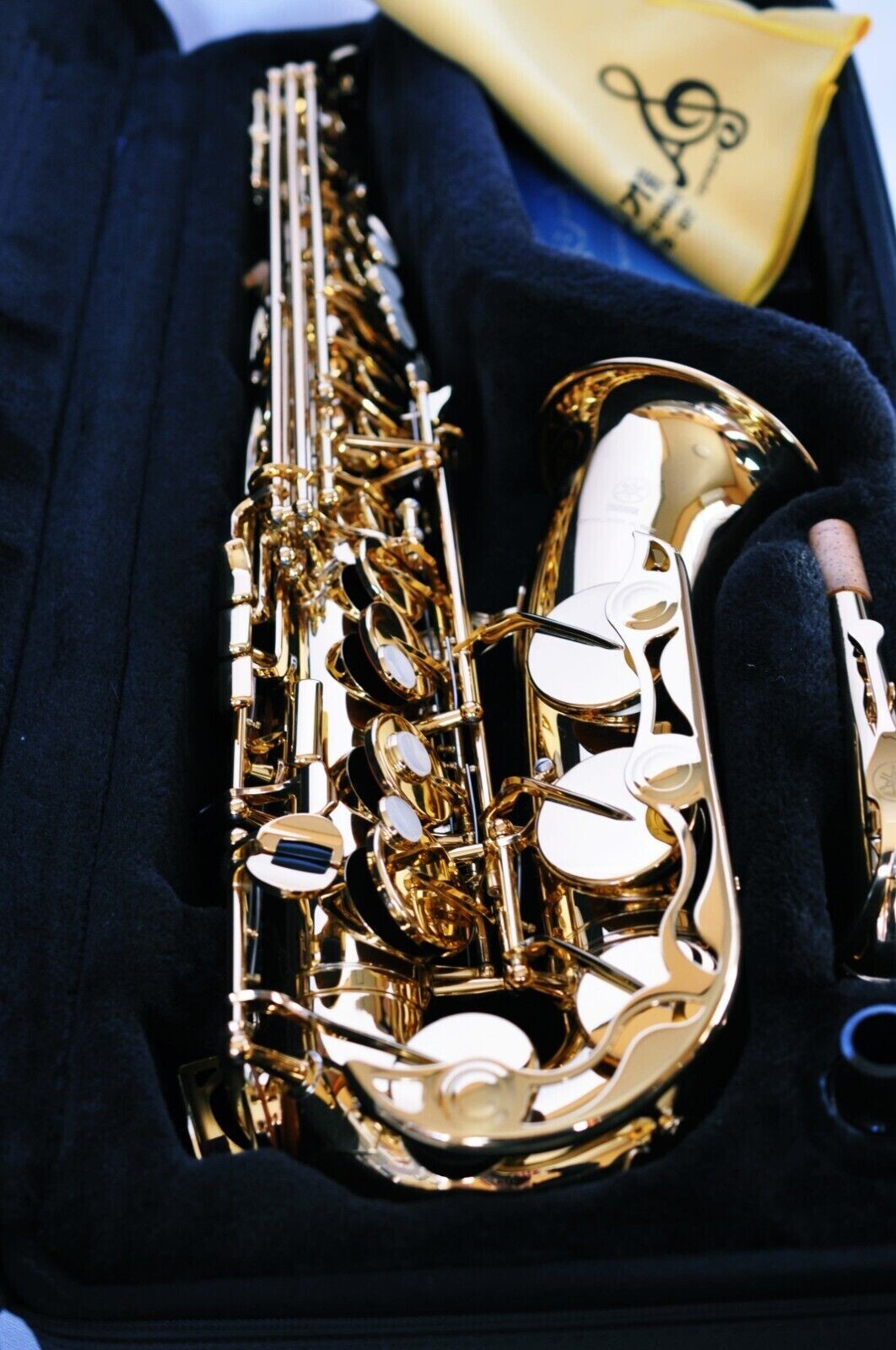 Yamaha YAS280 Student Alto Saxophone w/Case, Tuner TD38L, TM60