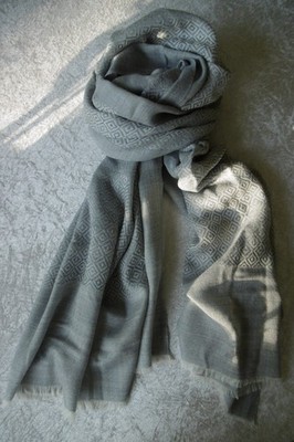 Langer zarter Schal von Q.CRAFTS  100% Kaschmir  70cm x 200cm  made in India