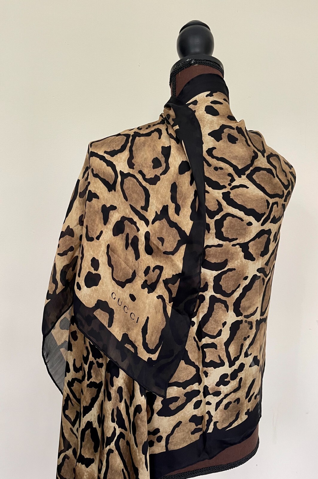 Pre-owned Gucci Unisex  Silk Scarf Leopard Animal Print Black Beige Chiffon Stole Scarf