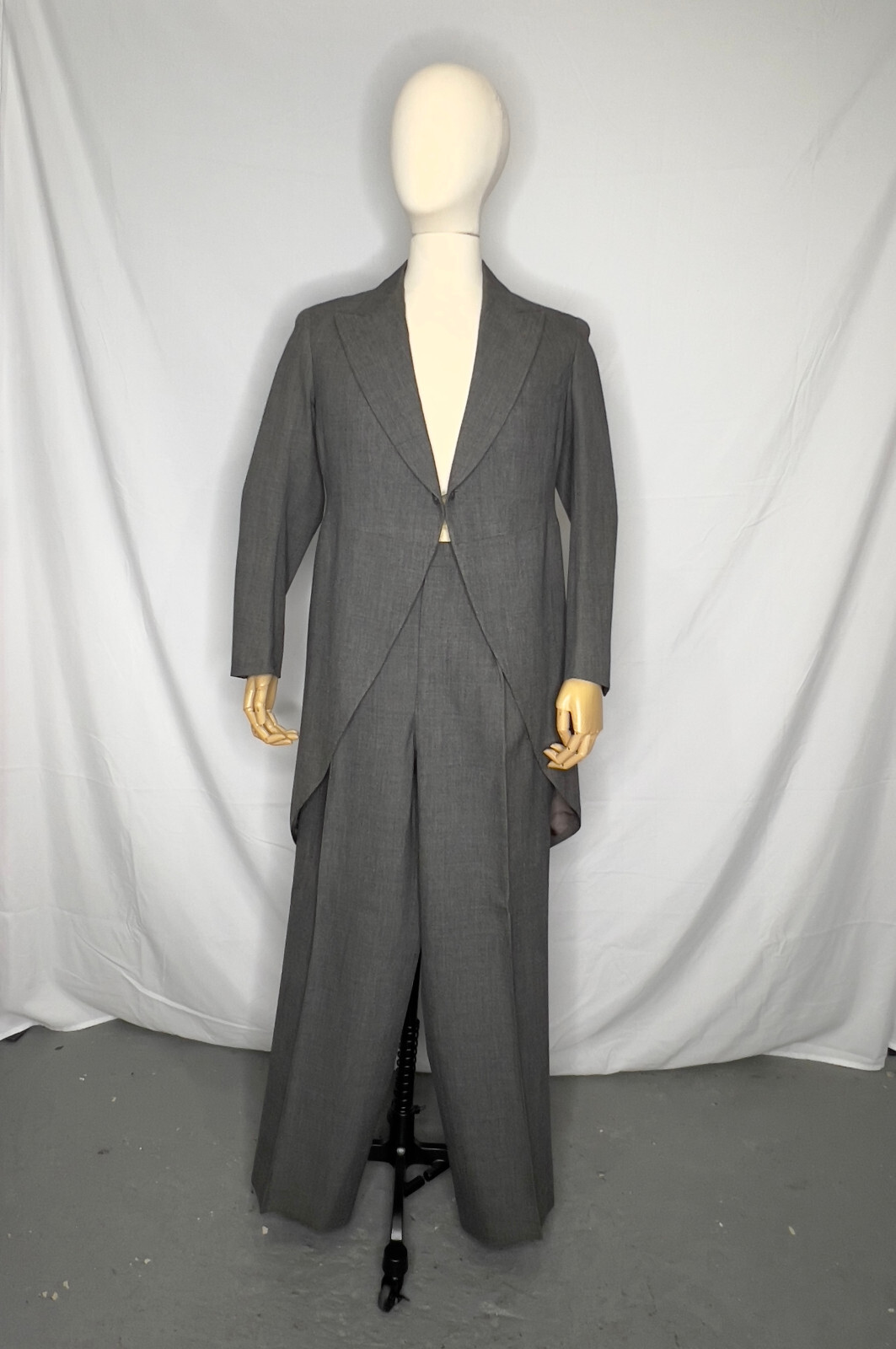 BESPOKE：THE MEN'S STYLE OF SAVILE ROW Bespoke: The Men's Style of Savile Row - Sherwood, James