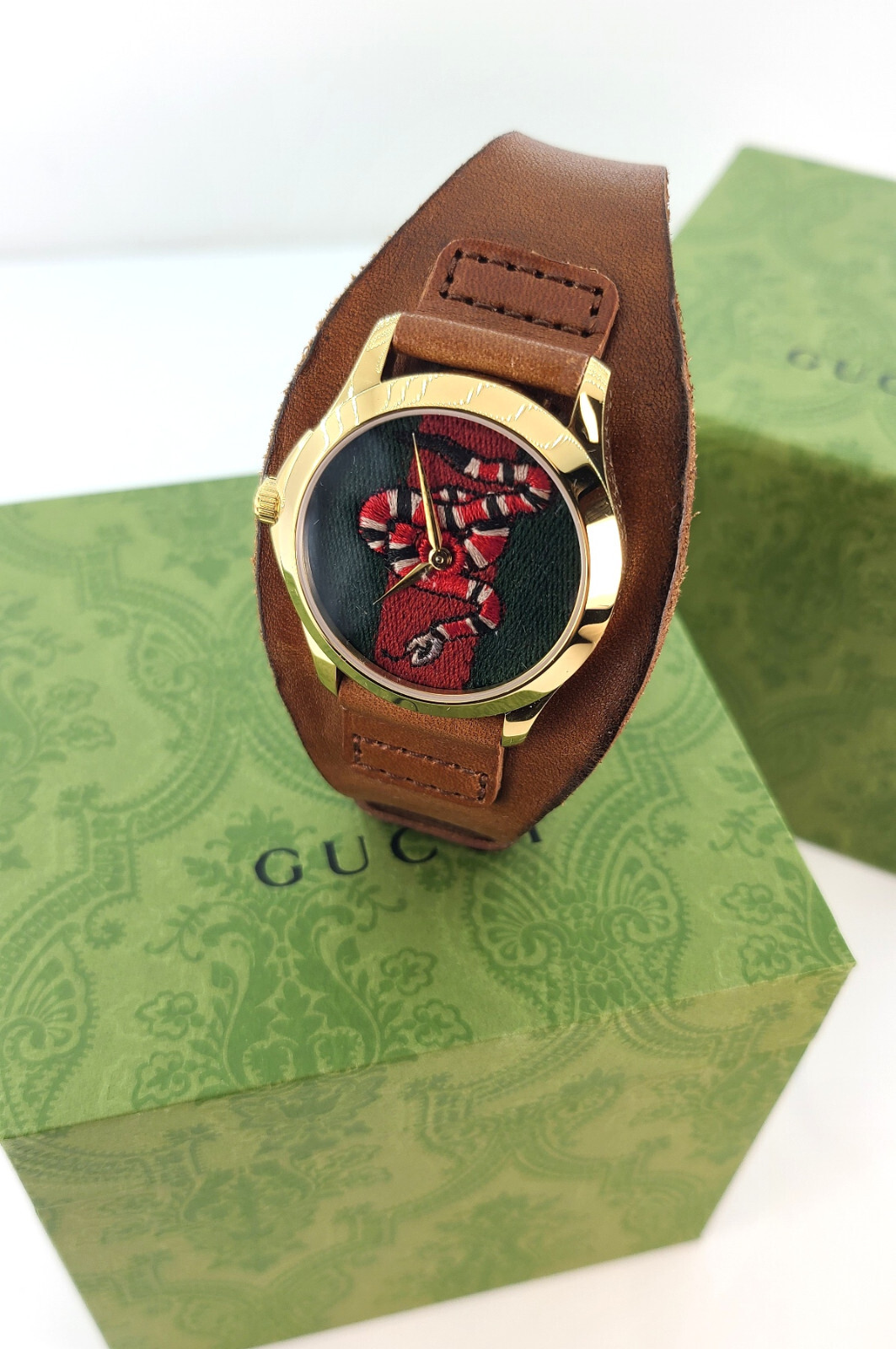 Pre-owned Gucci Le Marche Des Merveilles Green Red Dial Snake Leather Strap Unisex Watch
