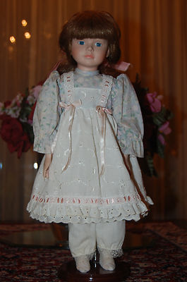 Antique & Fashion Doll 緑色 レースドレス Antique & Fashion Doll 緑色 レースドレス