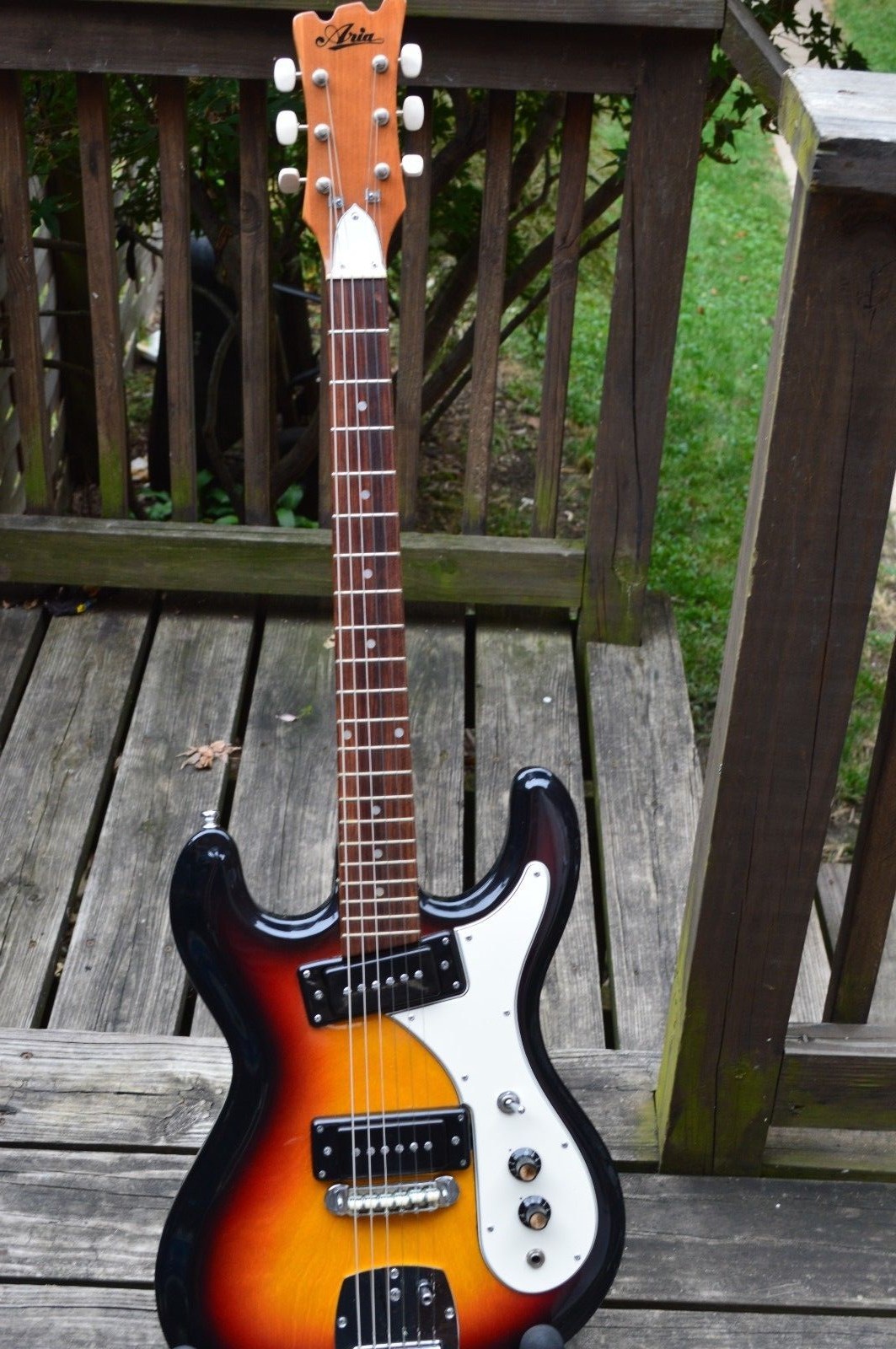 Vintage 1970's Aria Univox Hi-Flier Mosrite p-90's with case