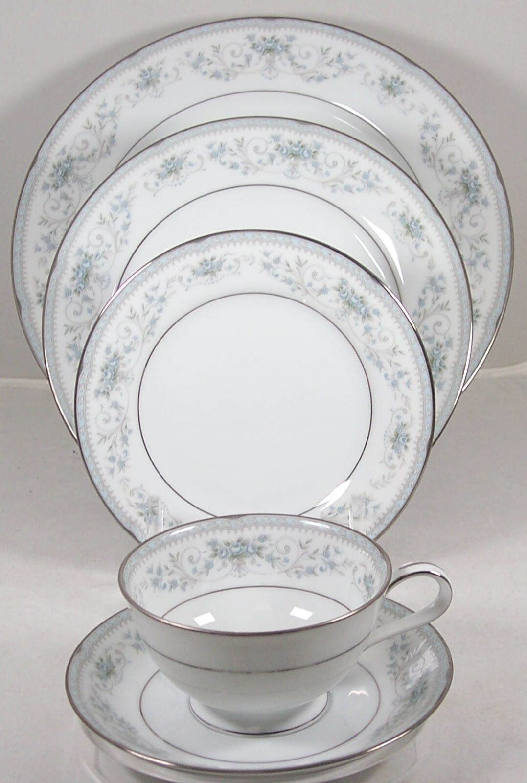 Noritake stoneware 新品・未使用 Noritake Petite 5507 Place setting(s) 7 pc each QTY