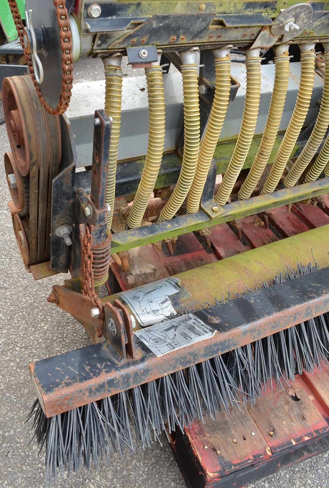 Aera-Vator AE-60 Vibrating Tines 3-Pt PTO Tractor Turf Aerator Overseeder AE60