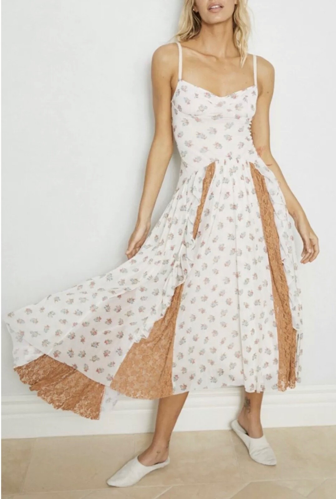 Pre-owned Hot As Hell Hot-as-hell All Ruffled Up Dress Size Small Floral Lace Z190-34 In Multicolor