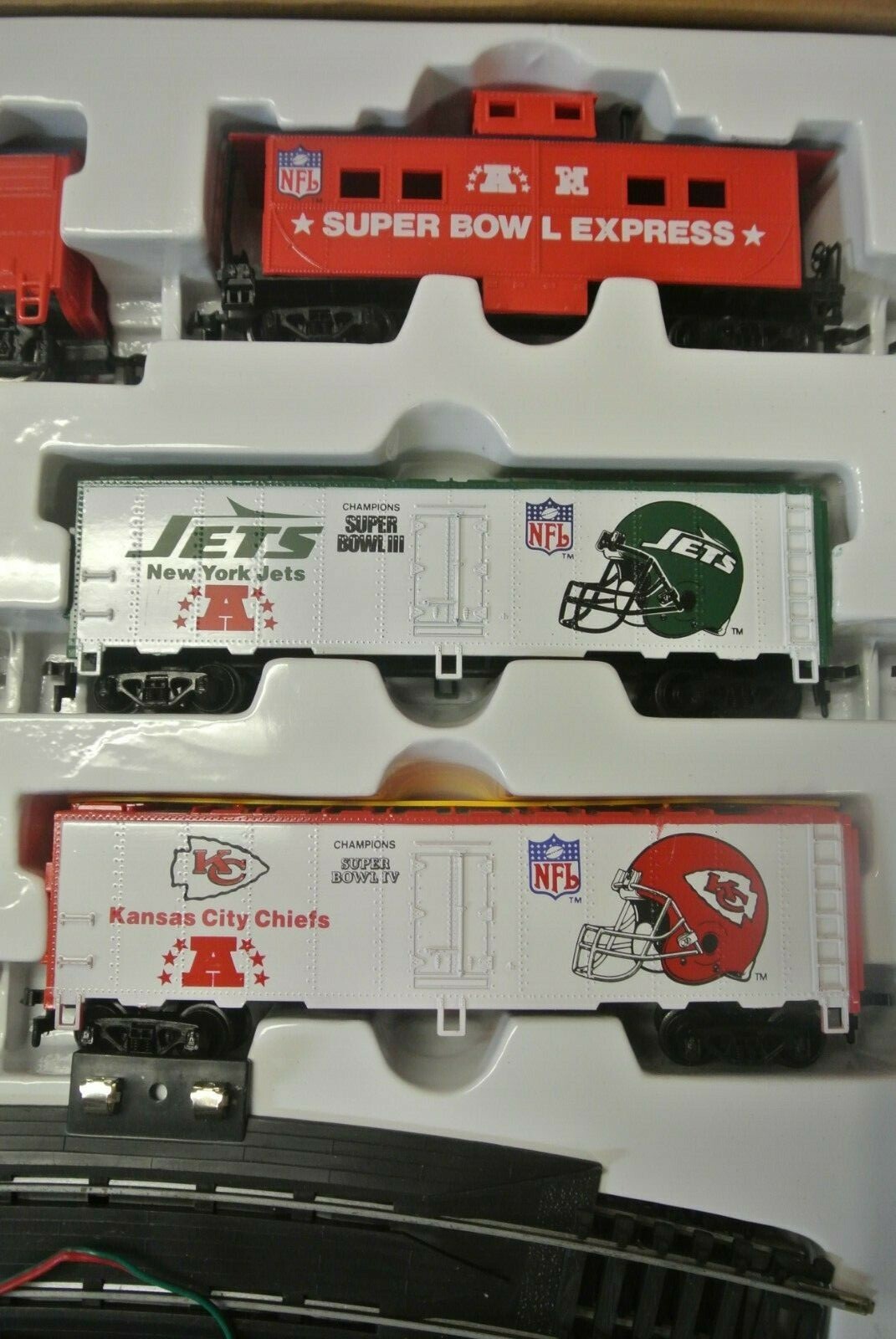 NFL AMERICAN FOOTBALL CONFERENCE SUPER BOWL WINNERS HO TRAIN SET (103113-12 H)
