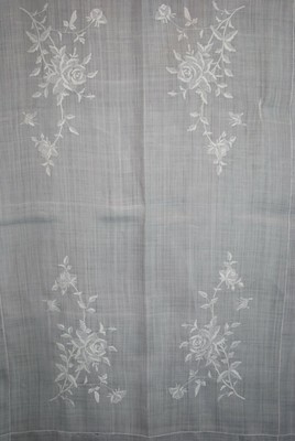 Vintage Organdy Embroidered Tablecloth Hand Stitched Flowers 87