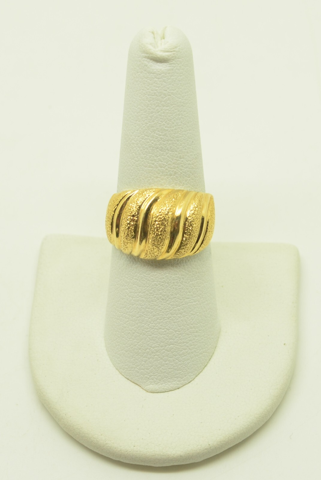 お値下げ❣️MEJURI Sculpture Ring 14Kゴールド 14k Gold Sculpture Ring - Bold & Stackable Statement Band