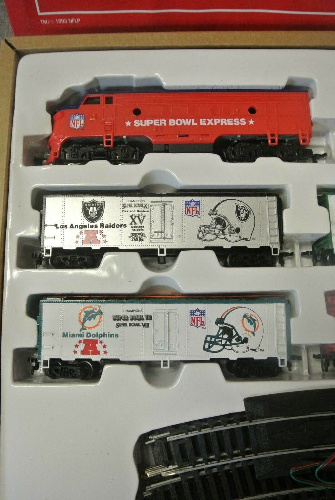 NFL AMERICAN FOOTBALL CONFERENCE SUPER BOWL WINNERS HO TRAIN SET (103113-12 H)