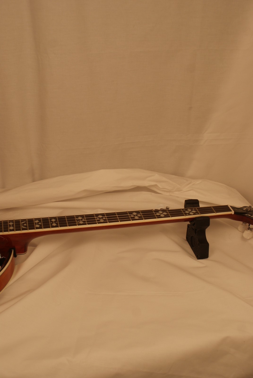 Blues Licks and Solos Book/DVD/CD + Axe Handler Hohwald Holder Bundle