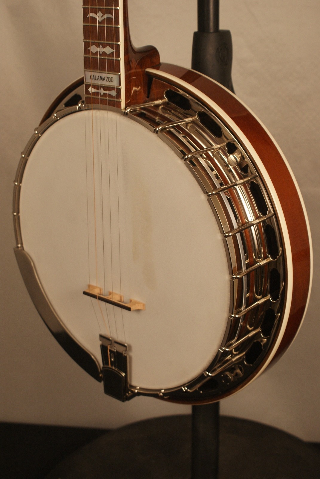 Pre Owned Huber Kalamazoo 5 string banjo with hardshell case and Warranty