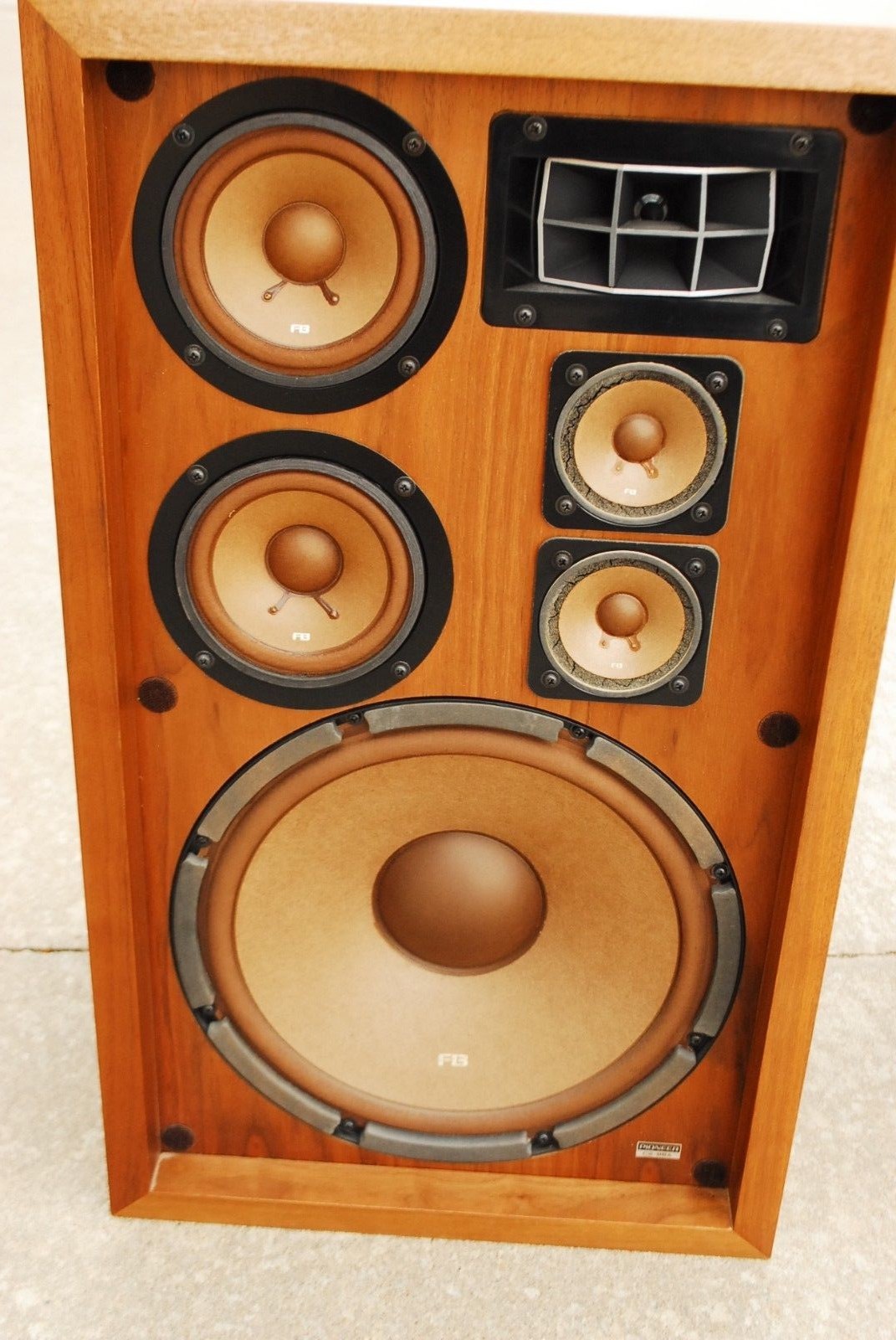 Vintage Pioneer speakers CS-88a Working fb cones