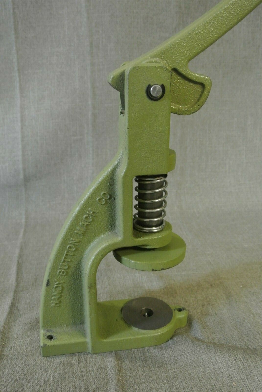 VINTAGE HANDY BUTTON JUNIOR UPHOLSTERY MACHINE (I-10515 MTN)