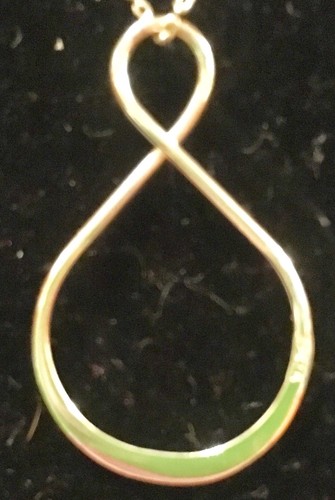 .925 Sterling Silver Teardrop Openwork Chain Necklace IN EXCELLENT CONDITION
