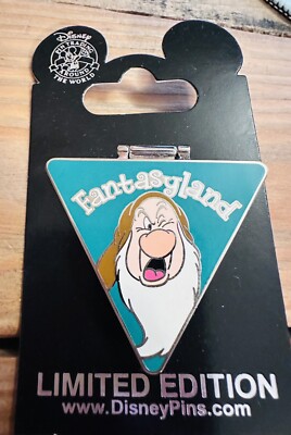 2015 WDW Fantasyland Surprise Grumpy Seven Dwarfs Mine Train Pin Limited 1000