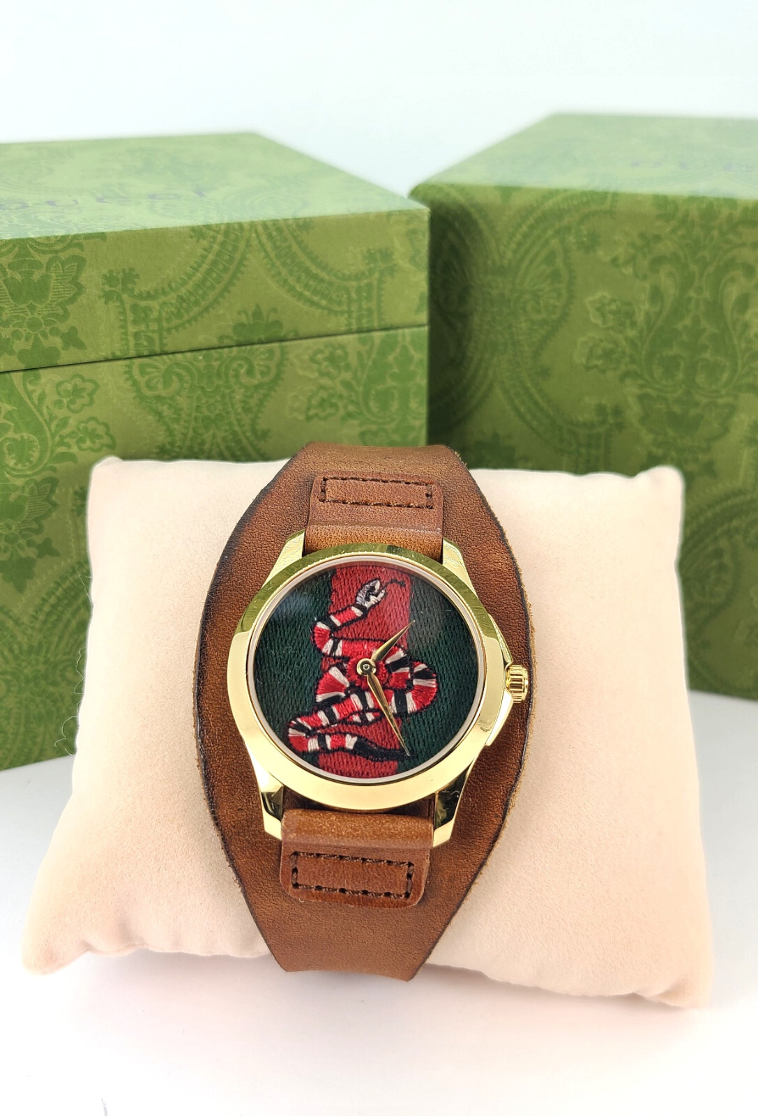 Pre-owned Gucci Le Marche Des Merveilles Green Red Dial Snake Leather Strap Unisex Watch