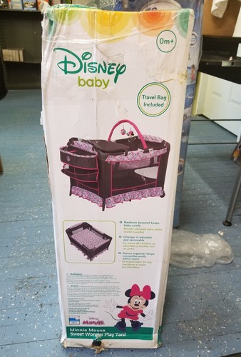 Disney Girls' Minnie Mouse Sweet Wonder Convertible Play Yard - Bows