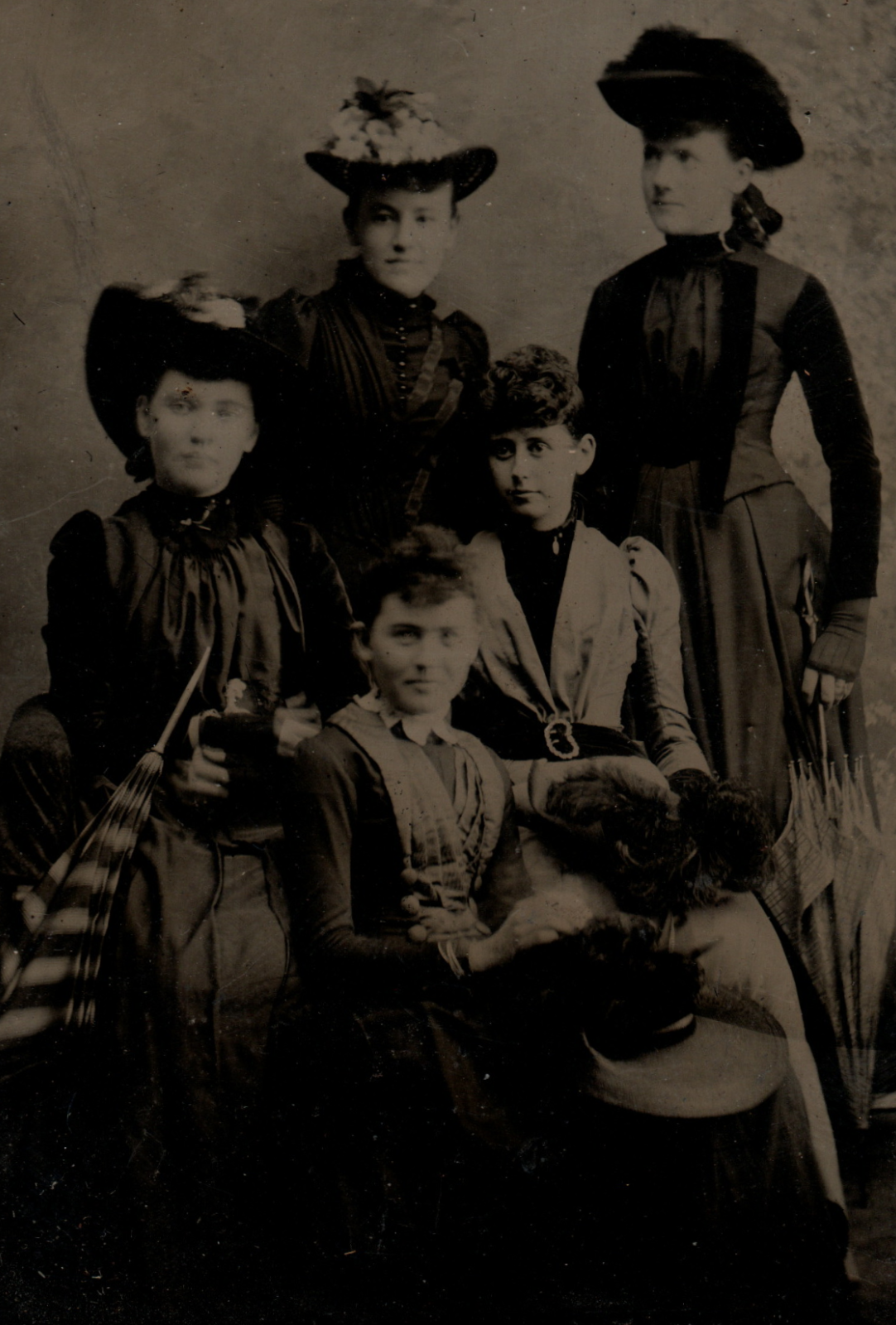 CIRCA 1850s TINTYPE FORMAL GROUP OF 5 WEALTHY LADIES IN DRESSES AND FANCY HATS — additional view