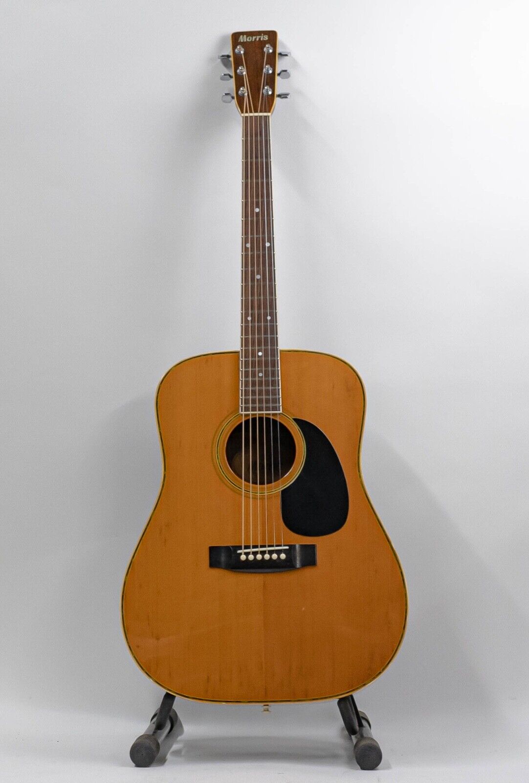Morris W-23 Dreadnought Acoustic Guitar MIJ with Gigbag Morris W-23 Dreadnought Acoustic Guitar MIJ with Gigbag