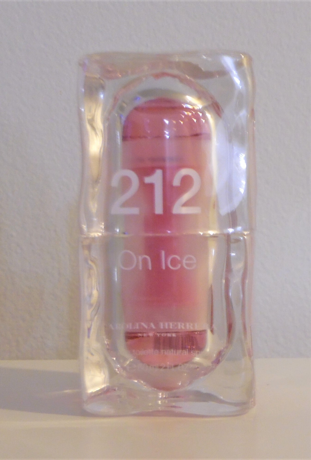 ♥未開封品 212 on ice 60ml CAROLINA HERRERA 212 On Ice by Carolina Herrera 2 oz / 60 ml Edt spy perfume