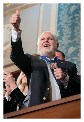 RUSH LIMBAUGH GIVES THUMBS UP TO DONALD TRUMP AFTER AWARD 4X6 PHOTO REPRINT